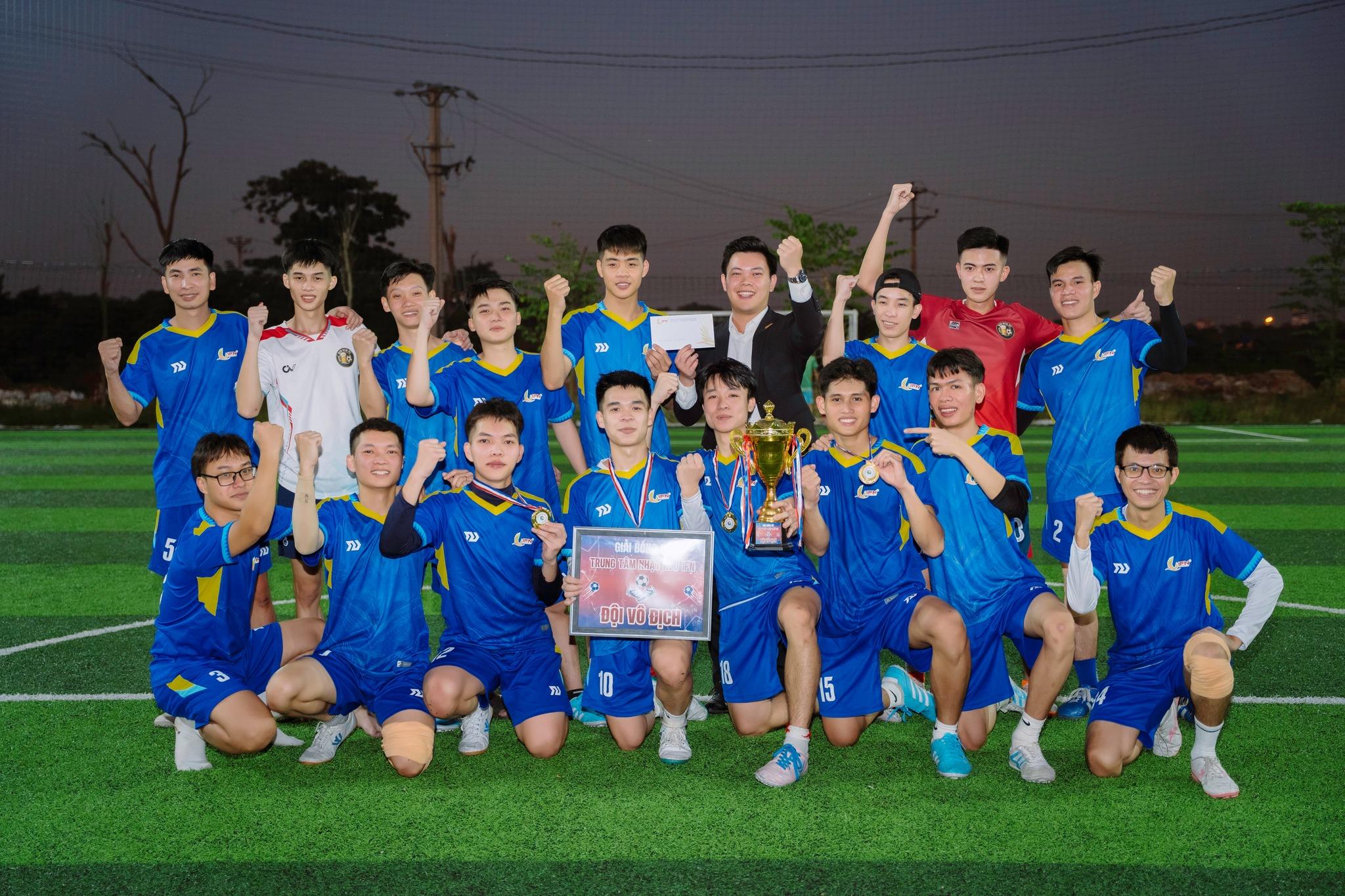 HOẠT ĐỘNG ĐÁ BÓNG CỦA HỌC SINH INFINITY